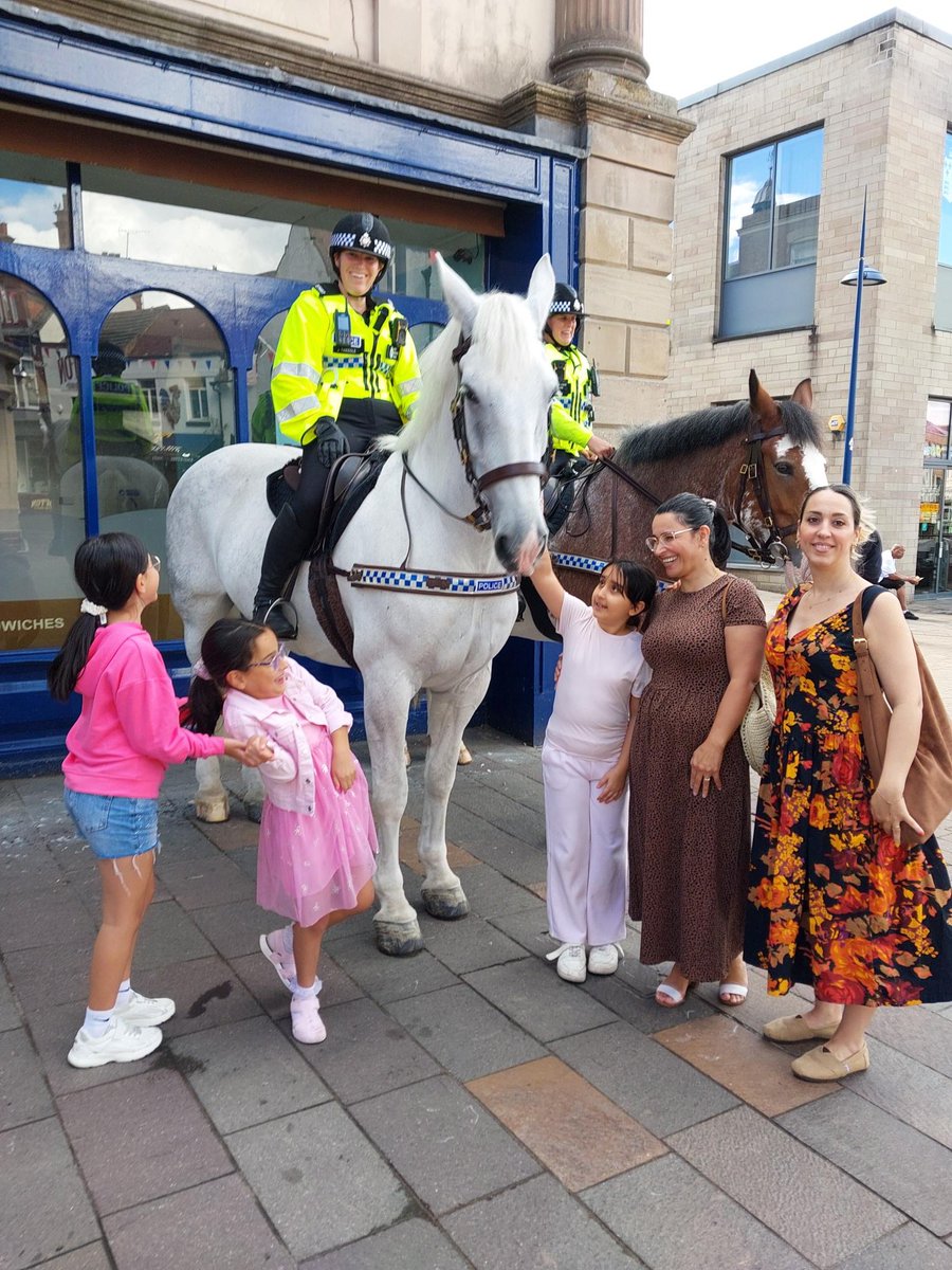 StourbridgeWMP's tweet photo. Today Stourbridge welcomed West Midlands Police horses Belle and Wendy to the town centre and Mary Stevens Park. If you missed them don't worry I will be arranging more visits. 
@StourbridgeWMP https://t.co/JXYMyYdlgp