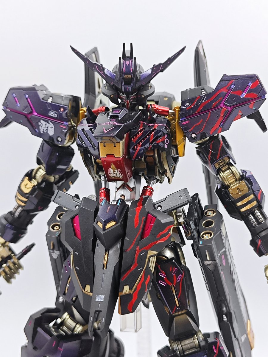 gilvertus's tweet photo. MG Gundam Vidar — “Sinister” 🩸🖤

A dark, aggressive take on the MG Gundam Vidar

#Gundam #Gunpla #MGGundam #GundamVidar #IronBloodedOrphans #IBO #GunplaPhotography #GunplaCustom #GunplaBuilder #Bandai #ガンプラ https://t.co/NnsZCYFksg