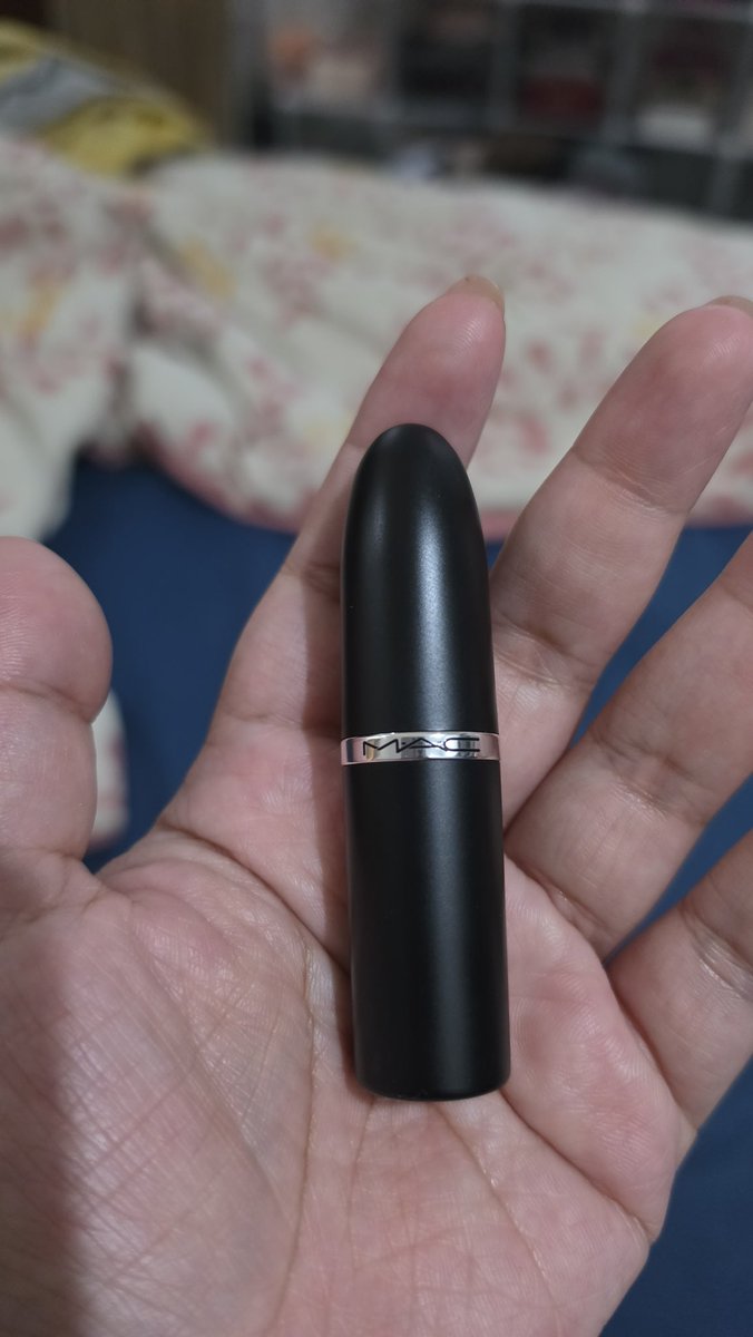 gabynoska's tweet photo. WTS PRELOVED MAKEUP

MAC MACXIMAL SILKY MATTE LIPSTICK
SHADE 617 VELVET TEDDY

Dijual karna salah shade, 1-2x swatch di tangan dan 1-2x di bibir. No box (kebiasaan lgsg buang box). Di jamin asli, beli di offficial store MAC di shopee, ada receipt.

HB: 455rb
Jual 300rb https://t.co/oPdi04DlIl