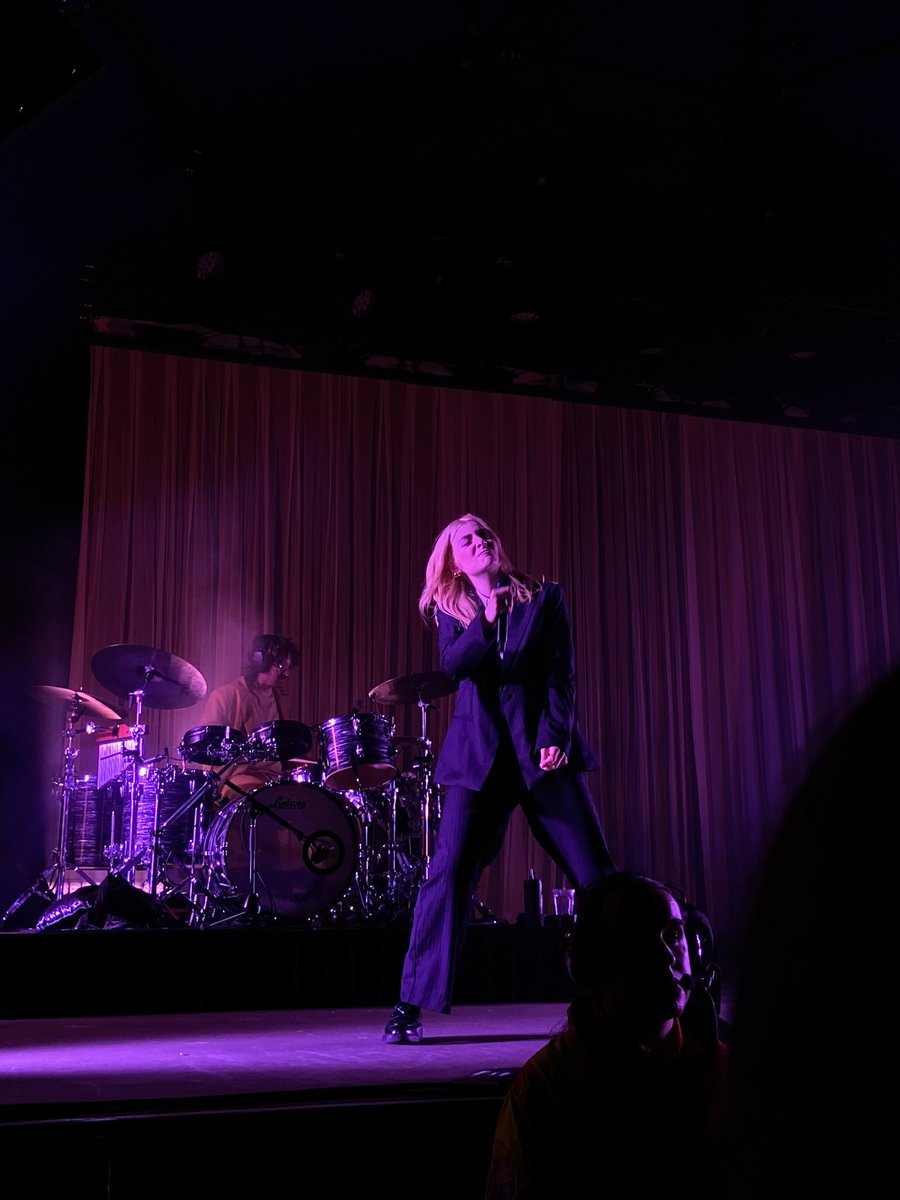 lordefights's tweet photo. I miss the Solar Power Tour every single day… my favourite shows of all time https://t.co/g1eQtib055