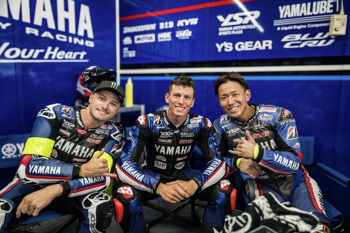 yamaha_race's tweet photo. 毎月21日は #21の日　🏍🧢
ということで、当社のエースナンバー『21』の写真をお届け📷👀

リプライで皆さんのお手元にある『21』も見せて下さい💬

#YamahaFactoryRacing #鈴鹿8耐 #ヤマハファンとつながりたい https://t.co/bCOrNR0lzS