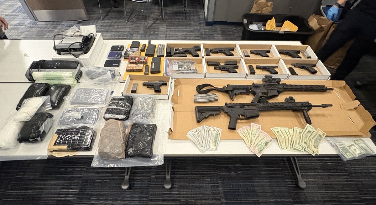 CMPD's tweet photo. Teamwork. Dedication. Persistence.

A joint operation involving CMPD and @FBICharlotte resulted in four arrests and the seizure of 11 firearms and 12 kilograms of cocaine.

This outcome reflects the commitment and determination of the investigators and law enforcement partners who worked together to disrupt criminal activity and help keep our community safe.

Read more: https://t.co/wjKPM9imN5