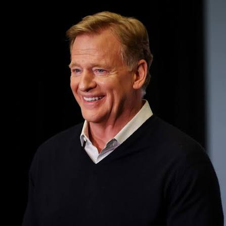 valuetainment's tweet photo. NEW: Watching every NFL game legally this season will cost roughly $1,050. https://t.co/xln8UrcoVC