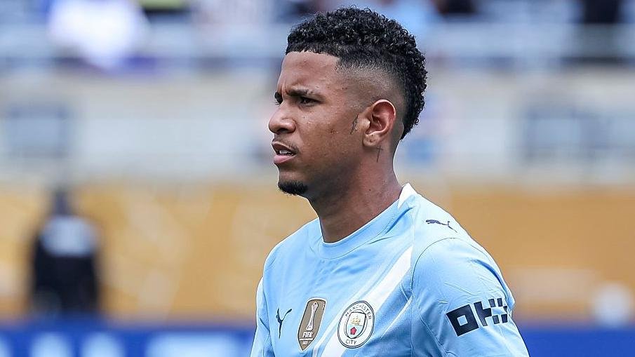 JacobsBen's tweet photo. Spurs closing in on Savinho following a breakthrough in talks. Package under discussion is around £85m, as reported earlier with @edu17burgos.

Spurs also negotiating with Manchester City for Omar Marmoush. Intent is to sign both.

With @alex_crook for @talkSPORT.🎙️ https://t.co/6W8hTIMlUS