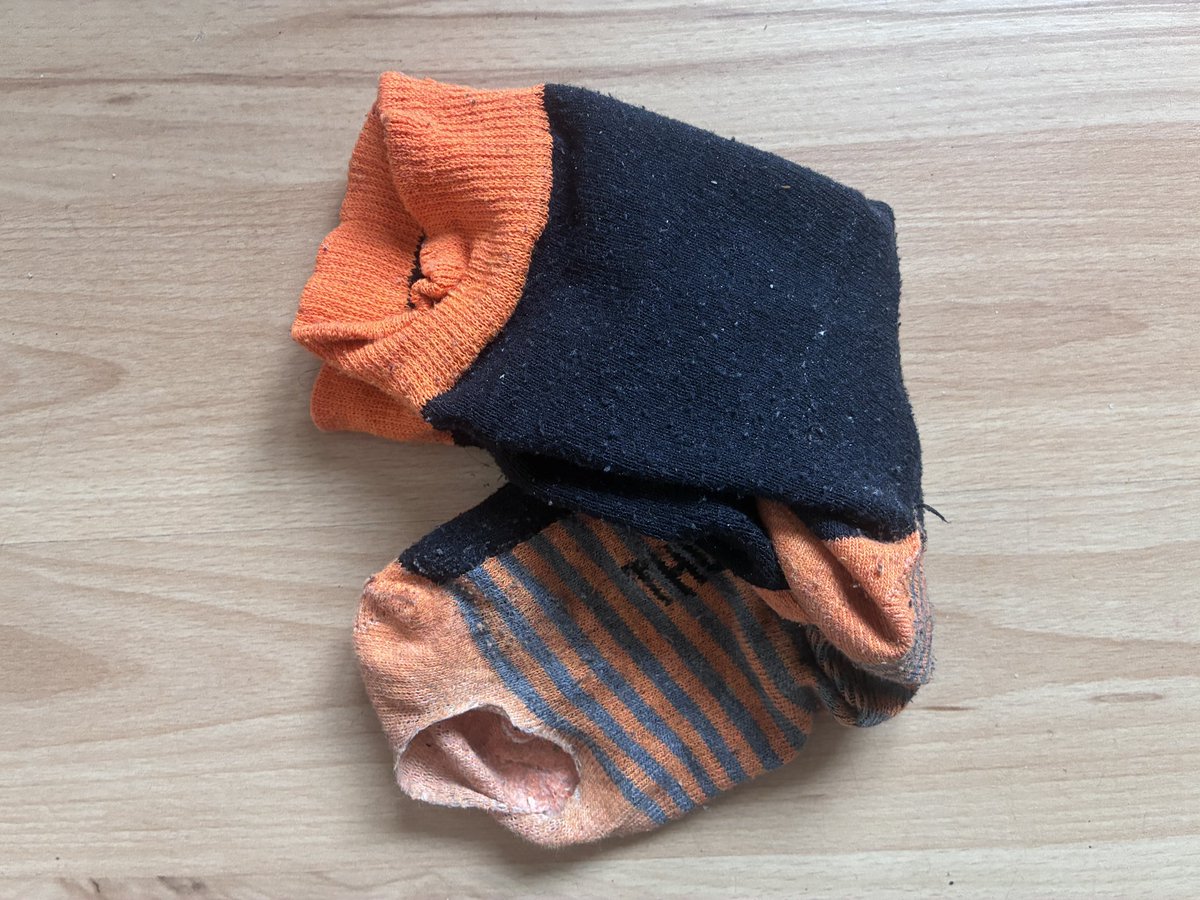 dustylittlesole's tweet photo. any sugar daddy that can donate a little to my Revolut app!?
#sugarbaby #sugardaddy #footfetish #sellingsocks #feetworshi̇p #sidehustle #paypig 🤌🧦💸🐷 https://t.co/dXZCN40wLw