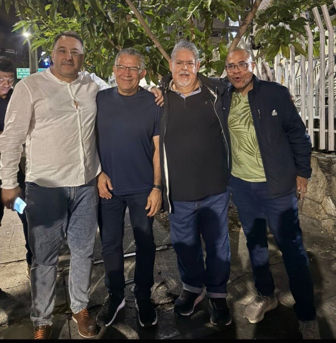 lilianaf523's tweet photo. Díganles lo que sienten‼️… https://t.co/GaI0KvWVUV