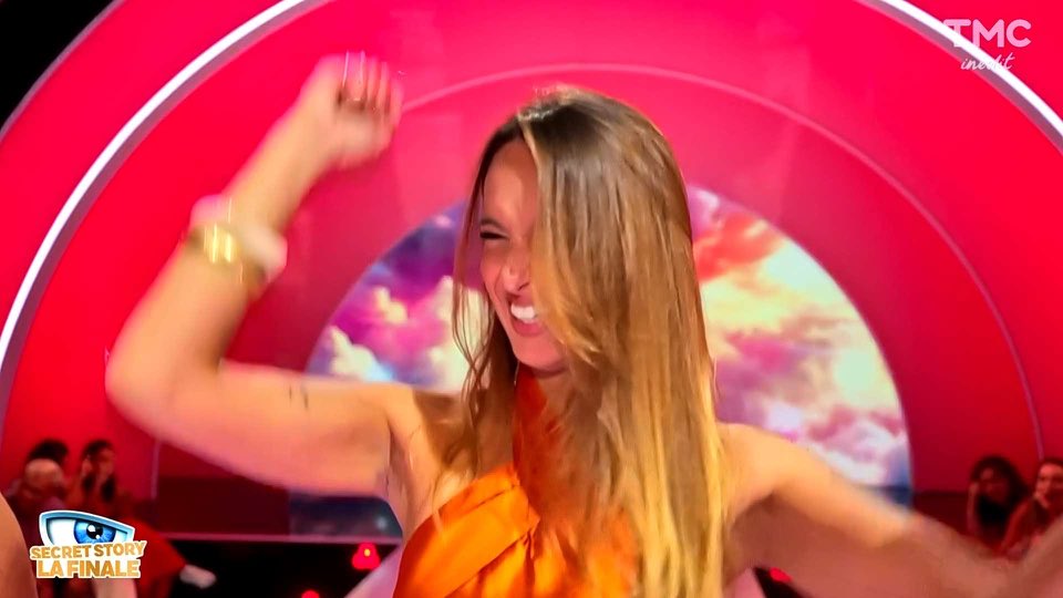 blueelighht's tweet photo. le divertisssment a gagné mon secret story est enfin de retour merci pour tout #secretstory https://t.co/5mCe2h7NOG
