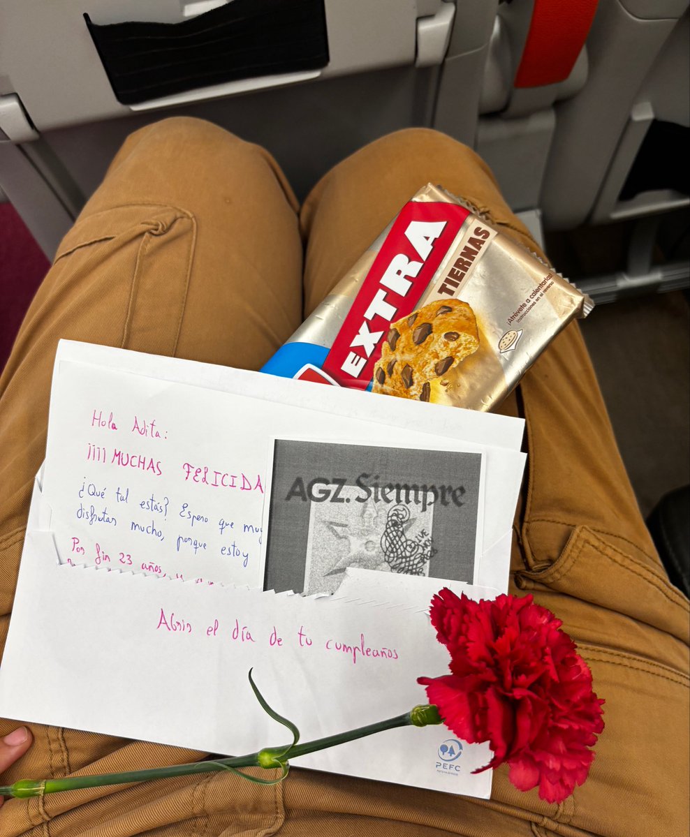 luvadoe_'s tweet photo. quien sabe cómo de bien me porté en la anterior vida para tener toda la suerte que tengo, gracias jorge eres el mejor sin duda https://t.co/Hwe8XOKh47