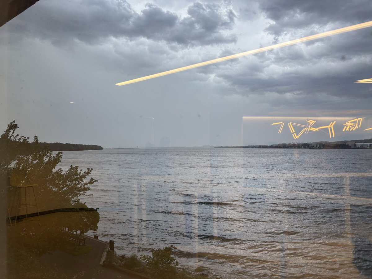 mjalx_'s tweet photo. @Anna_Giaritelli I mean to be fair this is weather related (you can normally see the Washington Monument and Capitol in that picture). https://t.co/LmT0sWROkO