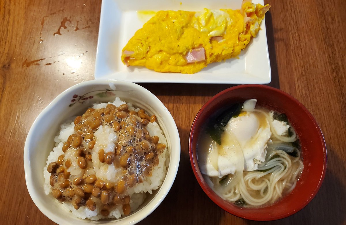masacchi55's tweet photo. おはようございます🌞
家を出たら雨が降ってたのですが、小雨だったので歩きました☔🤪
朝ごはんごちそうさまでした🤗
美味しかったです😋✨ https://t.co/k40M4IKHvR