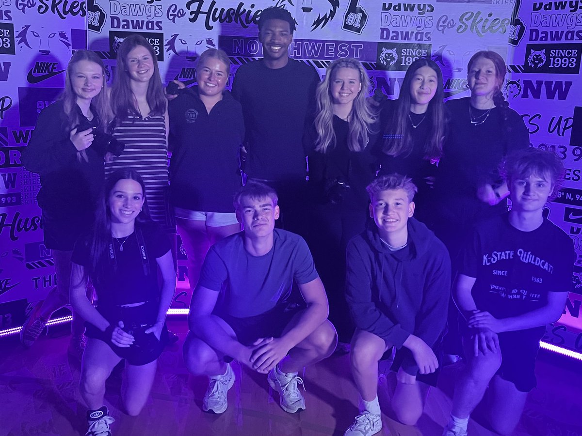 husky_headlines's tweet photo. Our Media Day team was hard at work today covering our fall @BVNW_Athletics teams. Excited to showcase our work through newspaper, yearbook and broadcast this year. Thanks to our @BVNW_Educators for their support in our endeavors. 💜🖤 Go Dawgs! https://t.co/woJmM8D5ux
