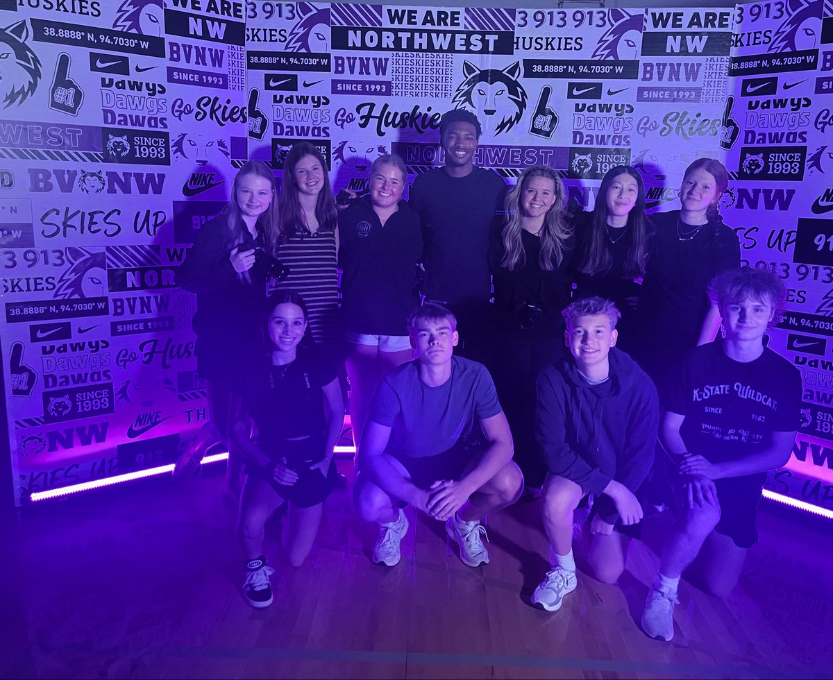 husky_headlines's tweet photo. Our Media Day team was hard at work today covering our fall @BVNW_Athletics teams. Excited to showcase our work through newspaper, yearbook and broadcast this year. Thanks to our @BVNW_Educators for their support in our endeavors. 💜🖤 Go Dawgs! https://t.co/woJmM8D5ux