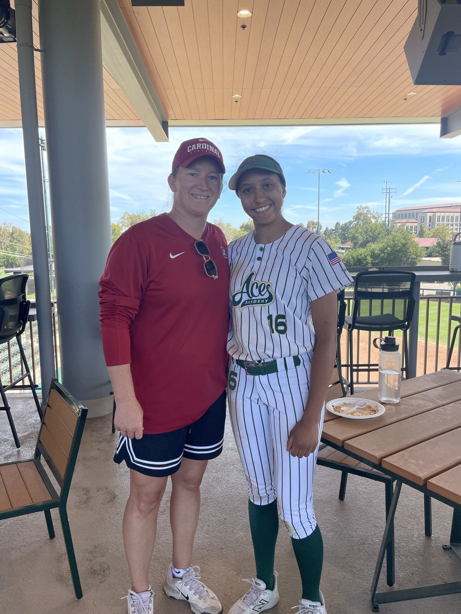 AudreyGotha2028's tweet photo. Thank you @StanfordSball for an amazing camp! I really appreciate all the feedback from you and your players. I learned so many new drills and got to play with some of the best girls. It was such an incredible experience! Go Cardinal!!❤️🌲
@JessicaAllister https://t.co/xhB5Su7W00