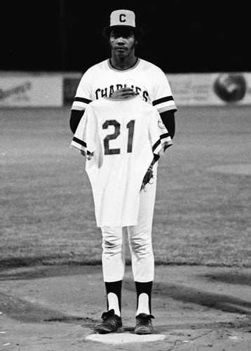 Jimfrombaseball's tweet photo. "When I first signed with the Pirates, I signed on as a catcher.
I had a technique of throwing the ball, but it was a catcher’s throw, not an outfielder’s throw.
Roberto Clemente first made me aware of the difference.
"You can get a lot more on that throw if you stretch your arm out."
Clemente showed me how to throw the ball from the outfield, showed me how to  properly grip the ball before throwing it and how you grab the ball out of your glove with that same grip each time.
By gripping the ball a certain way with your fingers across the strings, you could keep it from slicing.
It had to be a routine.
When you’re  getting this advice from a guy as great as Roberto Clemente, it sinks in immediately.
To me, the guy was God."
Dave Parker.
