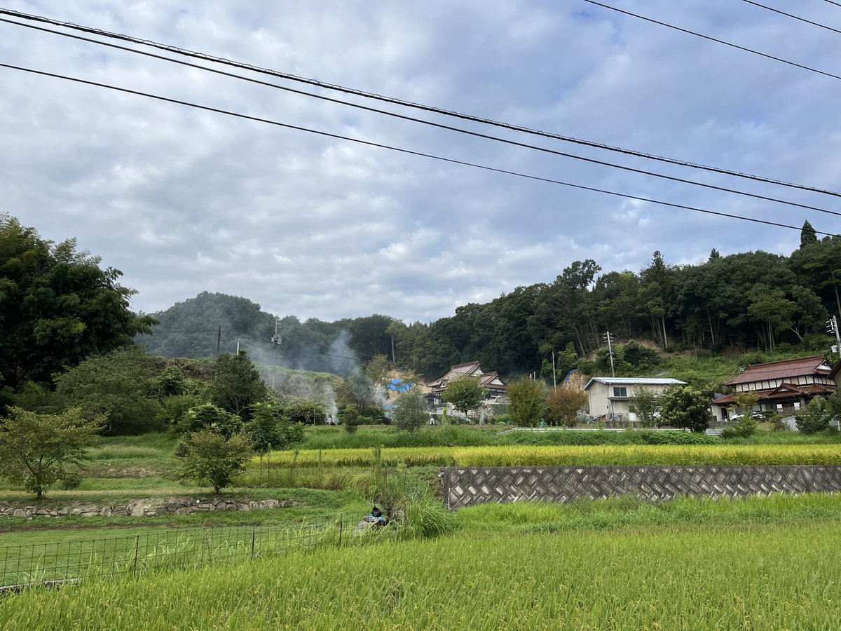 bvauzuu's tweet photo. 秋が始まったな、まだまだ暑いけど https://t.co/uwNM6yLl61