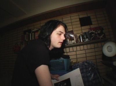 iierology's tweet photo. at a very basement gee time of my life rn https://t.co/gAe1SZ7H3g