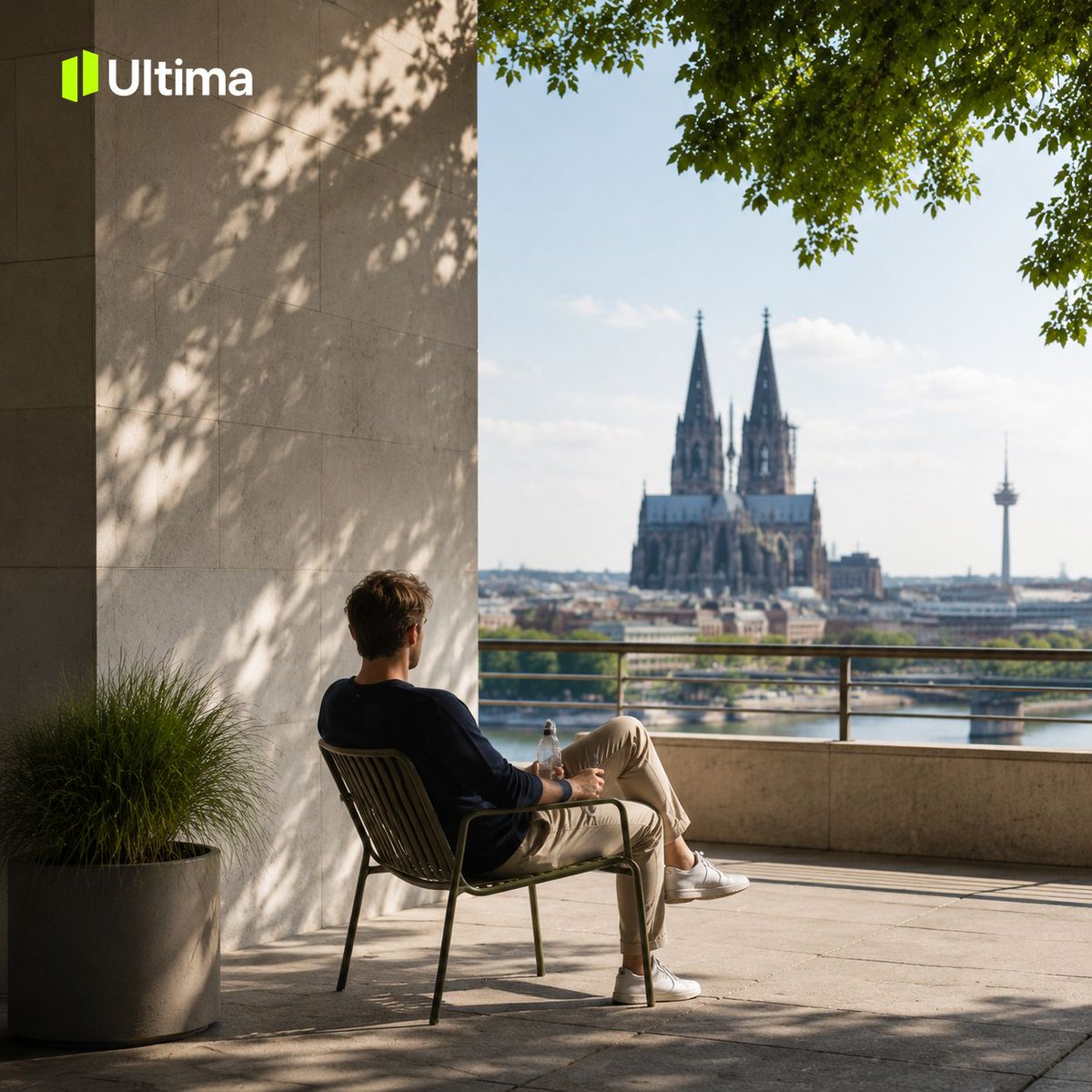 UltimaMarkatsDE's tweet photo. Schönen Mittag! Ein paar Schritte, etwas Wasser und ein Blick in die Ferne schaffen Platz für die zweite Tageshälfte. 🥤 #Mittagspause https://t.co/Z4tVnLF0mS
