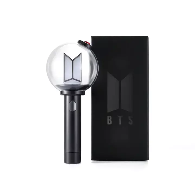 let_midnights's tweet photo. CEG ARMY BOMB VER.4   
 
— Army Bomb v4 (lacrada): R$430      
⤷ valor + freteS;       
⤷ pagamento via PIX ou CARTÃO;            
⤷ PAGAMENTO IMEDIATO

📅 Previsão de chegada: setembro        

 — 5 VAGAS

Formulario: https://t.co/7a52PzXvI8 https://t.co/PjqRzIeok6