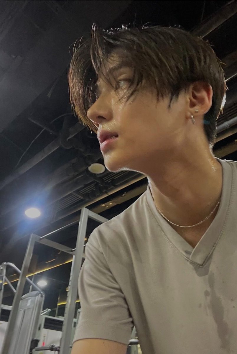 alphasngwn's tweet photo. Sweat selca https://t.co/vgIVfP0Ixl