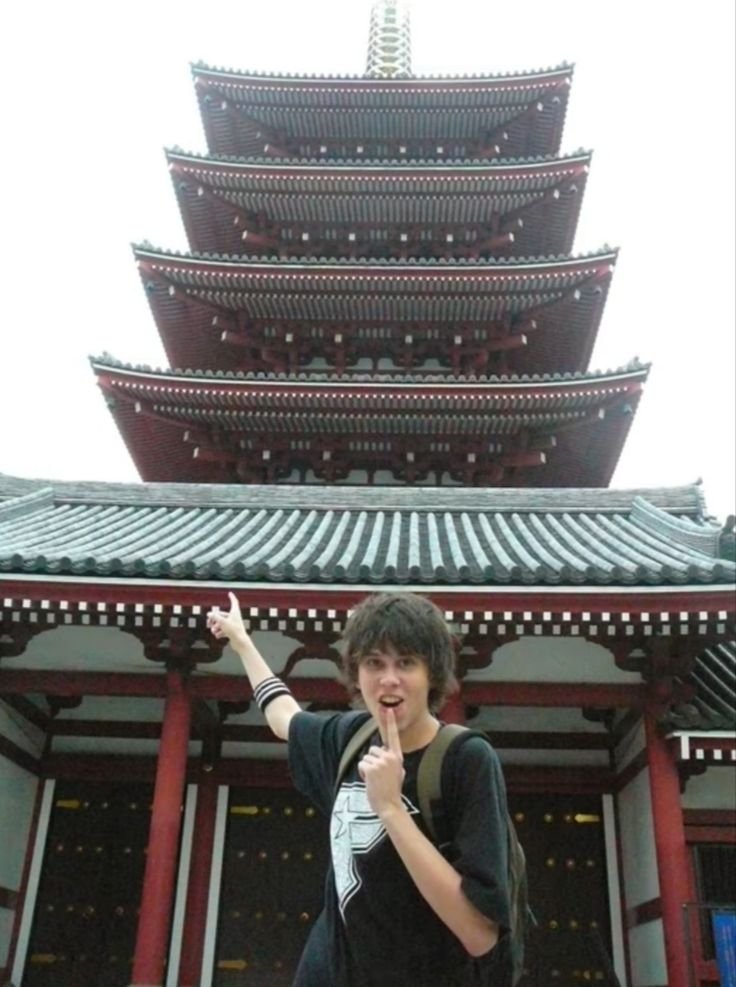 evansacefr's tweet photo. martin es muy rubius 2009 no estoy loca https://t.co/FlFjueOmzp