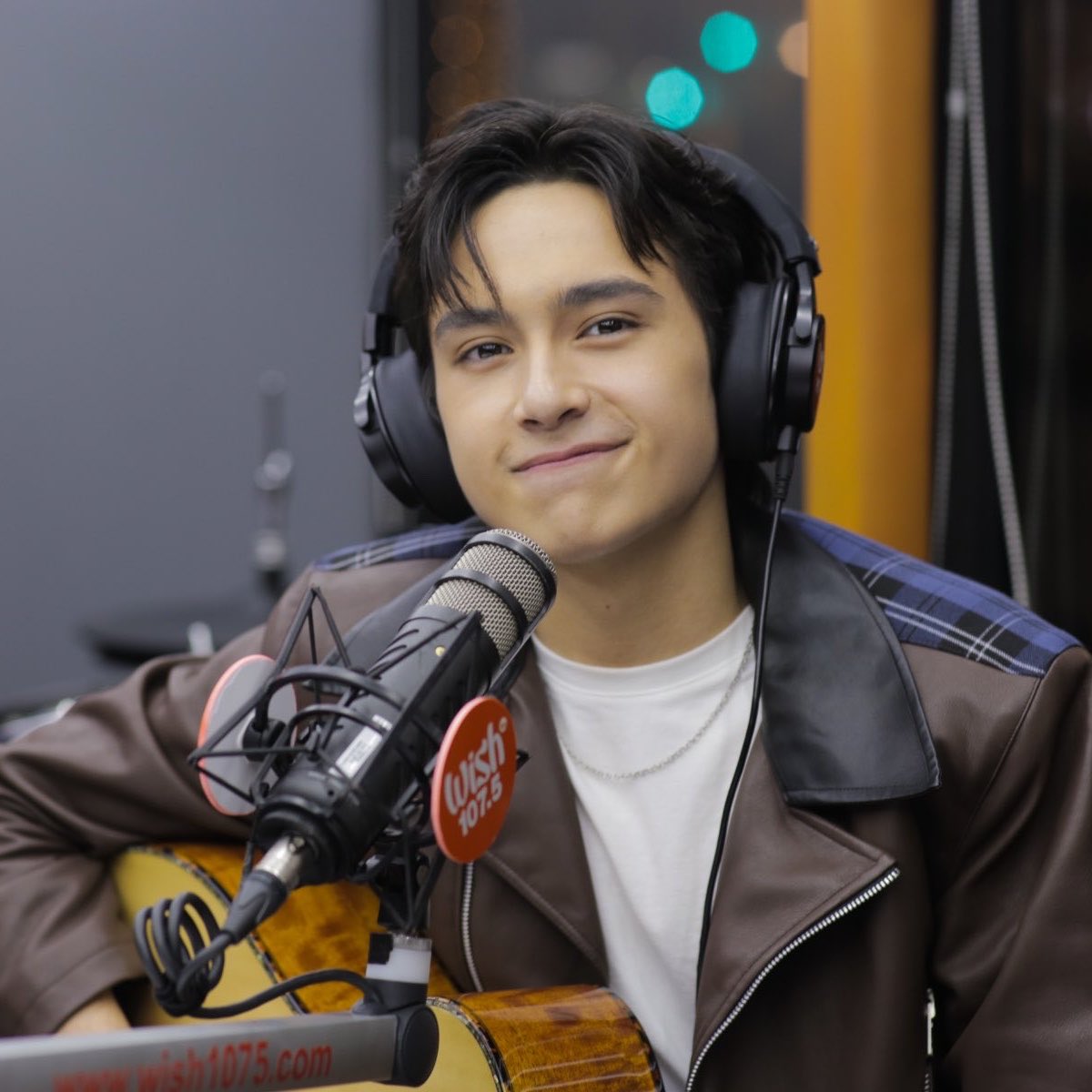 PopPlanet_'s tweet photo. Heath Jornales Performs “Promised Land,” “Ikaw Pa Rin, Hanggang Ngayon,” and “Back To You” on Wish 107.5. https://t.co/humwjmvXjn