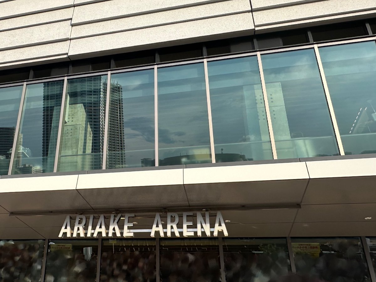 ddmr2__'s tweet photo. キテレツ復活当選で行ってきた💙
サプライズ演出感動だった〜😭✨(椅子に白の丸シール貼ってあったので白ペンラ担当でした！) https://t.co/7DZVFt1dbh