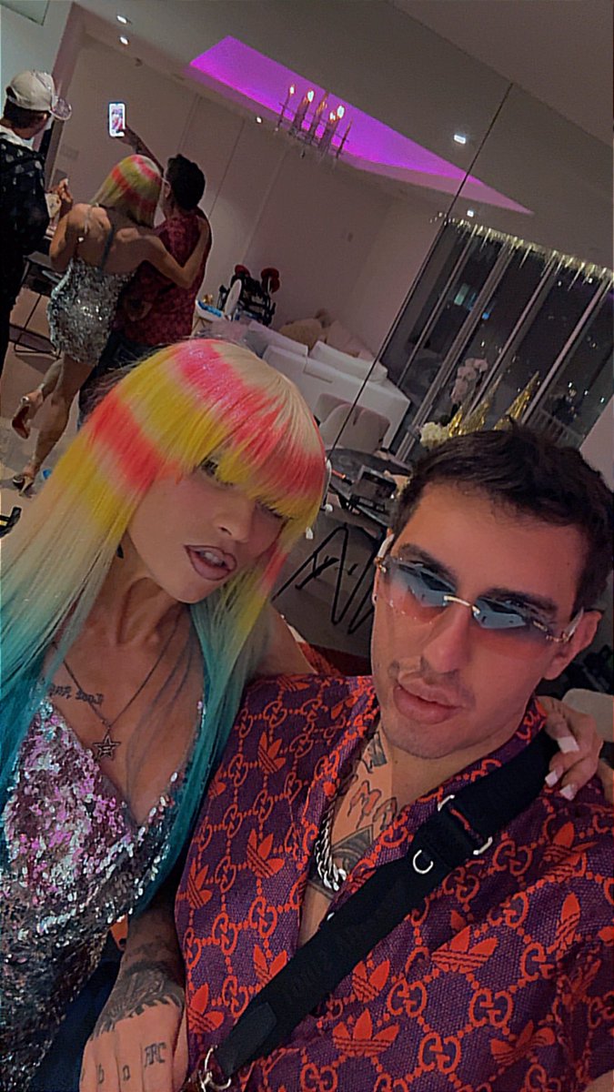 PeteyPlastic's tweet photo. Night out in the town with the daughter 💖 https://t.co/i2i4I5pVYf