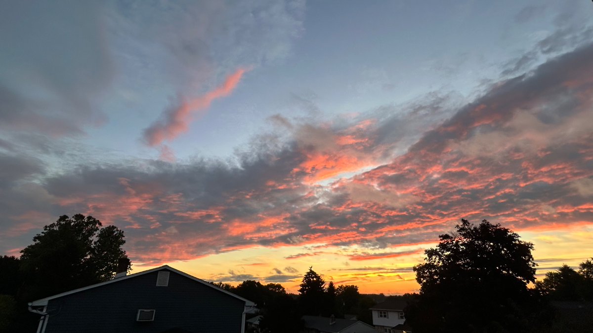 KeriMillr's tweet photo. God put on a show tonight after storms rolled through. Rainbow that popped with colors and a stunning sunset to end the day. #GodMasterpiece https://t.co/Sb34pKlOmH