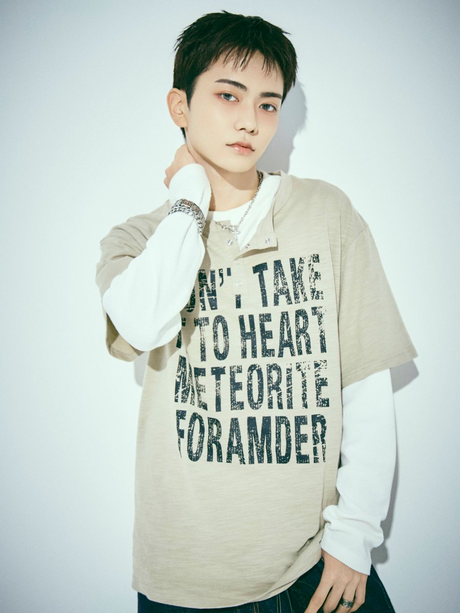 WEGO_press's tweet photo. ＼ WEGOTEE 2026 VISUAL feat. aoen ／
#aoen #アオエン #礼央 #REO #WEGOTEE @aoen_official 

aoen特設ページはこちら▶︎▶︎▶︎https://t.co/FpTwnnN5wG

7人組ボーイズグループ“aoen”がWEGOTEEの新ビジュアルに登場！
秋も着られるWEGOTEEをご紹介。
全国のWEGO店舗にてビジュアルが登場！WEGO 1.3.5... 原宿店限定でビジュアルジャックも👀✨
今の気分にぴったりの1枚を見つけて、秋のハジマリを迎えましょう🌈✨