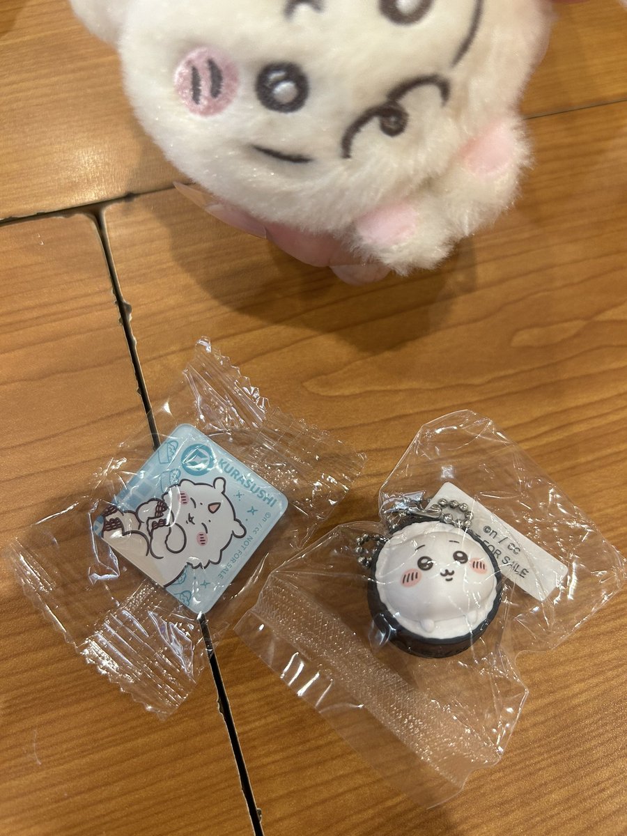 _mau_trade's tweet photo. ちいかわ くら寿司 交換

譲・出：オリジナルフィギュア　ちいかわ
　　　　オリジナルアクリルマグネット　あのこ

求・欲：うさぎ、モモンガ

同種同士での交換優先で探しております。
現在幕張店利用中。
本日幕張近辺or後日仙台駅近辺での手渡し、もしくは後日郵送にて。
よろしくお願いいたします https://t.co/EvIUmHdiSD