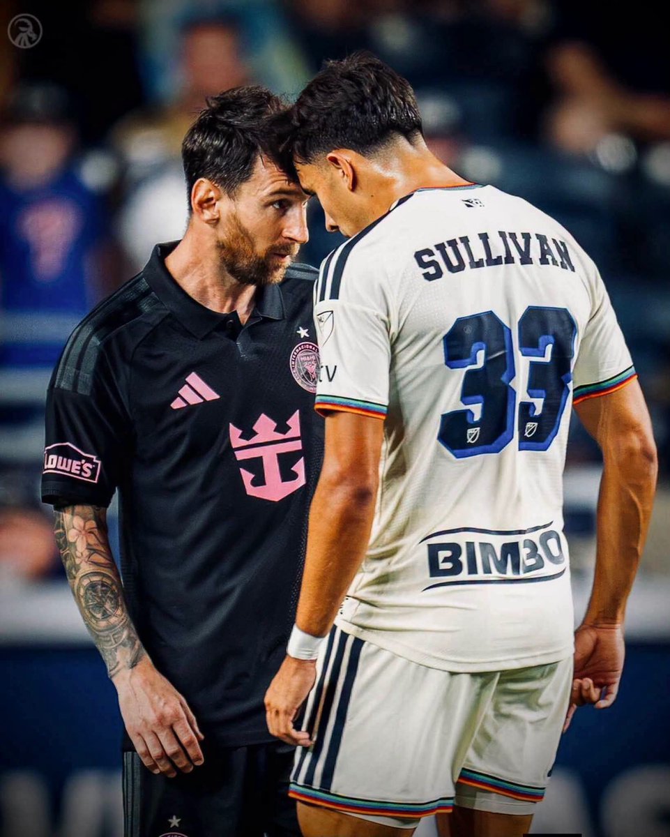 MR_A2M16's tweet photo. Our Bangladeshi Origin player Sullivan made a rude remark to Messi..!!
So like Bellingham, is Sullivan's career over here??😭😭

#messi #FootballFans #sullivan https://t.co/tNa90QEHl2