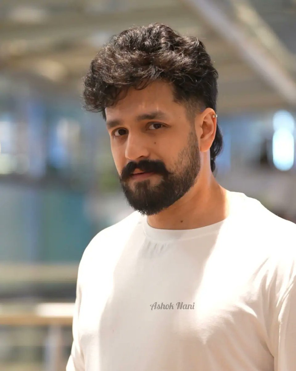Ajaykavali1's tweet photo. Akhil is in New Look 
🔥

@AkhilAkkineni8 
#AkhilAkkineni #Akhil7 https://t.co/0oVFmy6STy