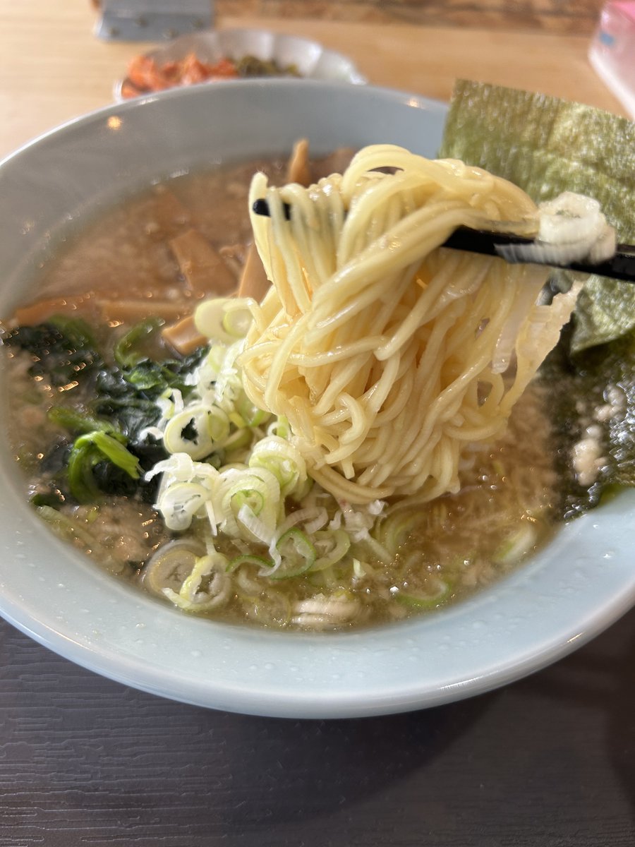 4D9_1001's tweet photo. 市丸製麺 初の味噌豚骨ラーメン(590円)

なんと梅干しが
無くなってた(予想はしてた)

でもキムチはまだまだ継続みたい
やっぱり個人的に
ここは中華そばがいいかも https://t.co/z0cZltZB75