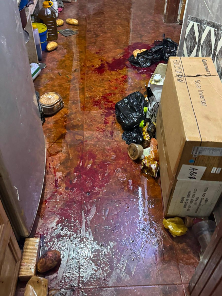 warfareanalysis's tweet photo. ⚡️West Bank sources:

The Israeli army stormed the home of Palestinian Fathi Khazem in Jenin, shot him dead, and took his body.

Photos and video from inside his home. https://t.co/OFqaVca1ba
