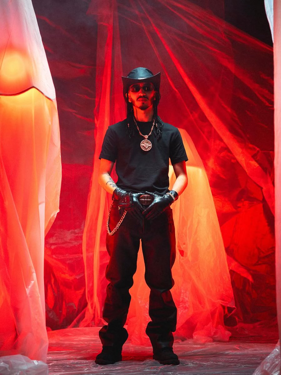 austincito__'s tweet photo. Una voz me dice que esto apenas comienza, Por eso mami reza por mí🙏🏼🖤 San La Flame🔥⚙️ CHROME HEARTS YA DISPONIBLE EN TODAS LAS PLATAFORMAS DIGITALES⚙️🔥CABRON tú corre x bateria!! Tú eres HIBRIDO🔋😹 PRRRAAA ⚙️ todo el que me tire, me lo mama⚙️⚙️!! FLOW... https://t.co/D22lTMv8VH