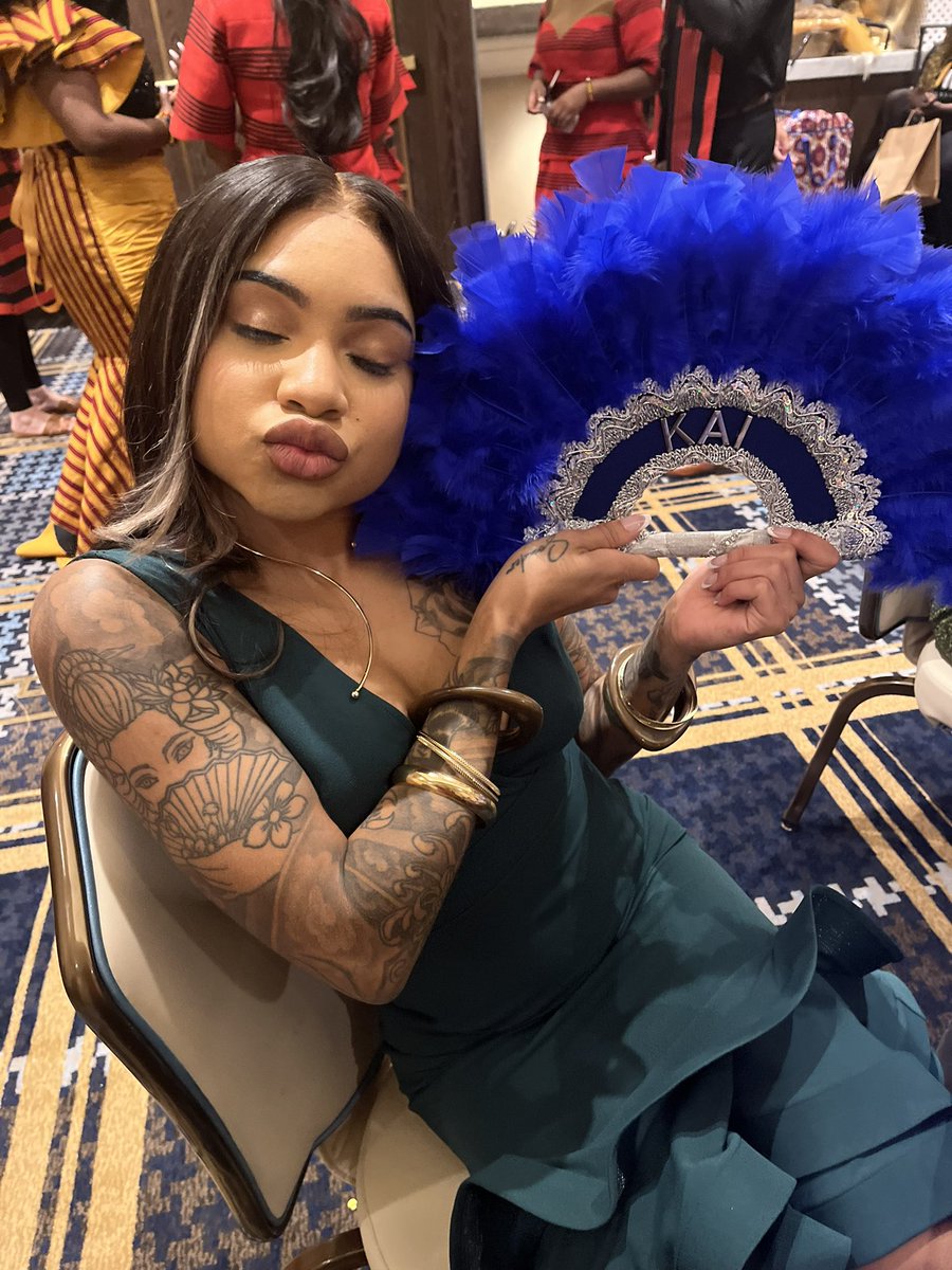 FEXUALSEELING's tweet photo. My baby loves her African 🇱🇷 dyke 🖤 
I’m her prince. https://t.co/3KinlLeJ35