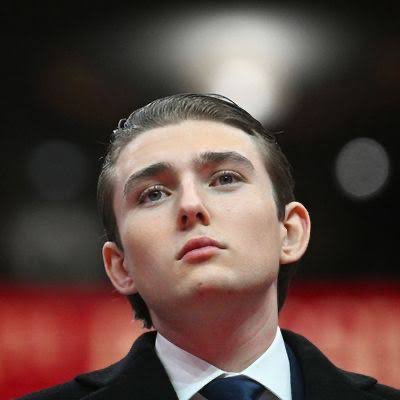 JBThinkin's tweet photo. trump is a complete moron. His two older sons are even dumber (that’s dumb with a B). So safe to assume genetically, Barron also has shit for brains. So you tell me how this 20 year old, mute dipshit is now worth $150 million from “investments”? Let me help you. I guarantee, true to the trump “brand”, it was ILLEGAL!