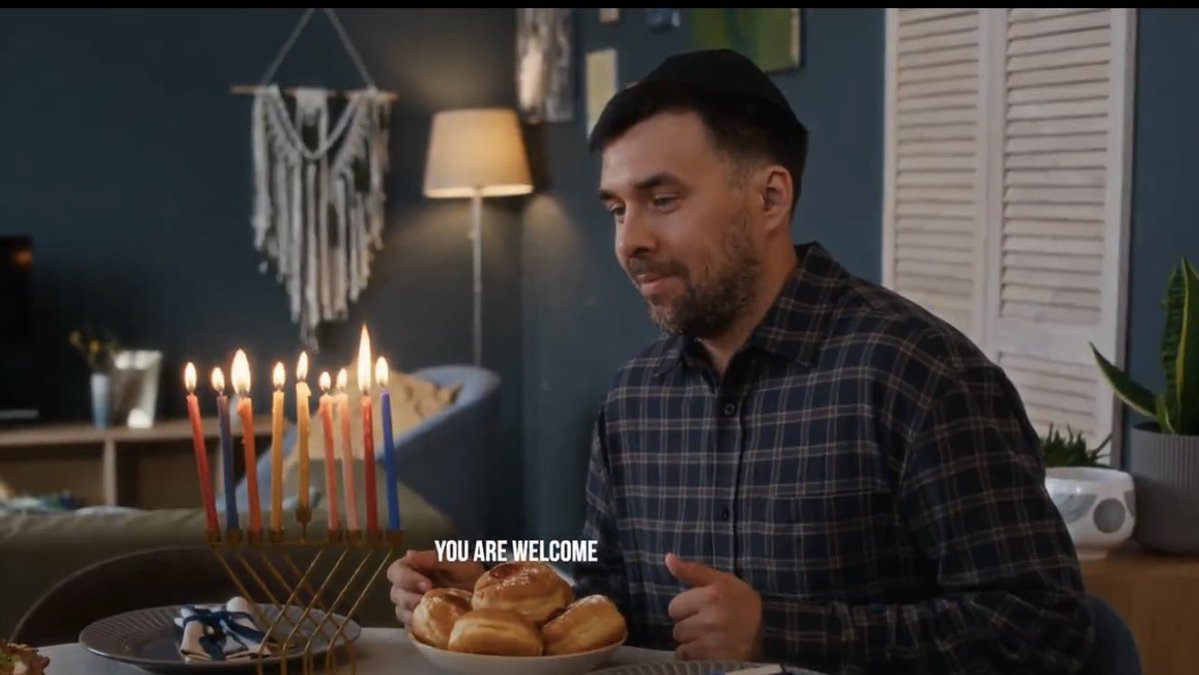 RelevantRachel's tweet photo. @bkdems @amNewYork @CityAndStateNY @NYDailyNews @nytimes @BklynEagle @PoliticsNYnews @nypost As a Jew I love to eat a plate of donuts for my Chanukah dinner. https://t.co/cPbgpij0J1