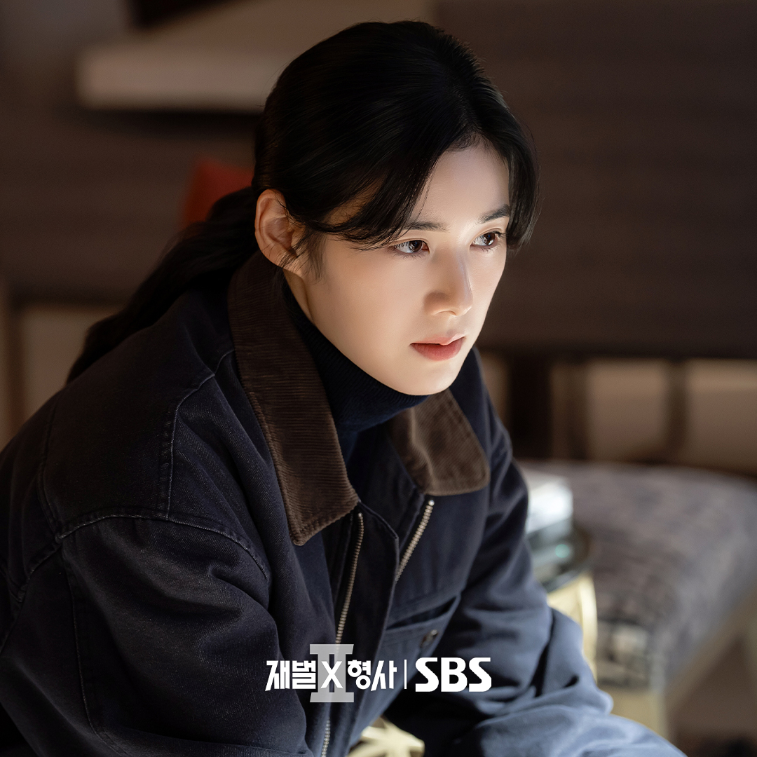 SBSNOW's tweet photo. 험악한 얼굴에 어딘가 깜찍한 잠옷💓
호텔에서 아는 동생(?) 만난 안보현?!

SBS 금토드라마 <재벌X형사2>
☞ [금,토] 밤 9시 50분

#SBS금토드라마 #재벌X형사2
#FlexxCop2 #안보현 #정은채 https://t.co/11ZV3xxBsa