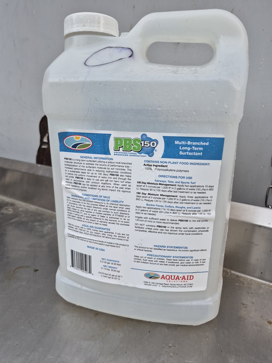 TisaiSitole's tweet photo. Summer,Summer, Summer Time.... why not rely on the best in turf moisture stress management on bunker edges @Solutions4Turf @PlantFoodCo https://t.co/bb9I1C3S81