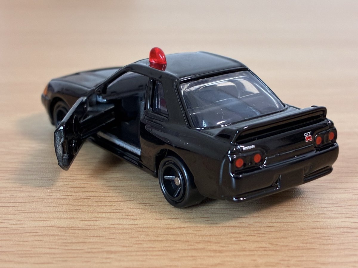 likeatomica's tweet photo. トミカタウン
警察覆面パトロールカー
日産 スカイライン GT-R R32 https://t.co/wwzBw8oWY9