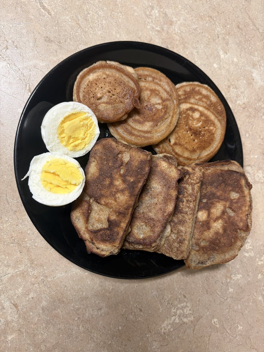 BJMauve10's tweet photo. I was really craving breakfast foods today (ignore the burnt toast pls…) I also b/p’s some fat pancakes earlier but I’m not counting them 😅
Total: 1,186c 
#TMAD #edtw https://t.co/n7K2bgUkme