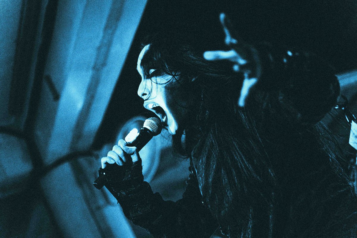EffloreBand's tweet photo. 8月15日、私たちは日本から来た素晴らしいブラックメタルバンド Exitium of Nemesis @e_o_n_band，そして台湾の Desecration、Sacrificial of Uriel、Eureka と共に、忘れられない一夜を過ごしました。

Exitium of Nemesis のメンバーはとても若いながら、その音楽には90年代〜2000年代のブラックメタルを彷彿とさせる空気と魅力が色濃く息づいています。

台湾へ来てくれて本当にありがとう！
またいつか一緒に会える日を楽しみにしています！
