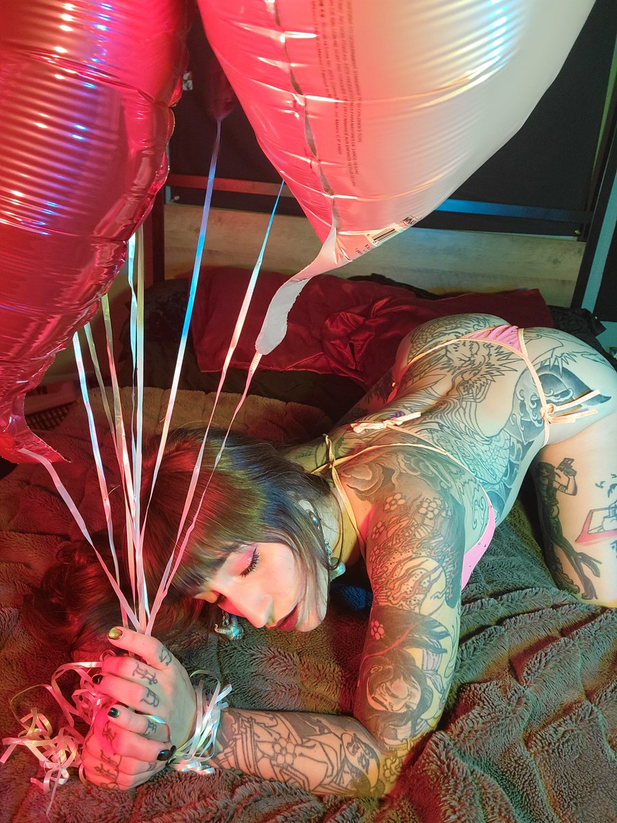 binxey's tweet photo. Been posting some fun stuff again :) running a deal as well.

#tattooedbabes

https://t.co/7ex6140DL6 https://t.co/jXOnd18r2y