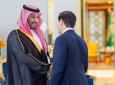 MykhailoRohoza's tweet photo. 🇺🇸🤔U.S. Secretary of State Marco Rubio, on behalf of Donald Trump, expressed regret that the Saudi authorities signed defense agreements with Ukraine without consulting the United States, which had been Saudi Arabia’s main ally.
In response, Saudi Crown Prince Mohammed bin Salman noted that the U.S. had failed to fully protect the Kingdom from Iranian strikes, and therefore Saudi Arabia made a decision that could quickly strengthen its defense capabilities. The Crown Prince also stated that his country will continue to be guided by its own national interests when making decisions regarding its defense.
This was a slap in the face to Trump from Crown Prince Mohammed bin Salman in response to Trump’s crude and scandalous public statement that “…now let the Crown Prince of Saudi Arabia kiss my ass and be polite to me from now on.”
Thus, Trump’s reckless and irresponsible remarks have effectively put U.S.–Saudi relations on pause.
The Saudi Crown Prince proved to be more diplomatic than the American president and, notably, did not respond to Rubio by saying that Trump should “kiss my ass” and behave politely toward him in the future.
