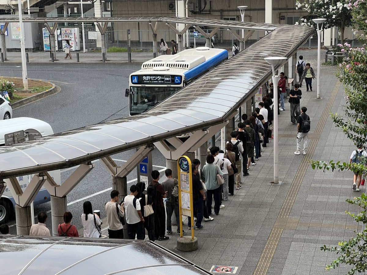 tuwing97's tweet photo. 埼玉県鴻巣市 鴻巣駅前
#埼玉県 #鴻巣市 #鴻巣駅 https://t.co/rEx8xfQCwp