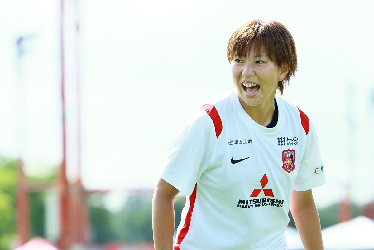 REDSLADIES's tweet photo. ♦️Player's Column♦️

『川船暁海「できていないことの方が、楽しい」――居心地のいい場所を離れ、浦和を選んだ思い』

2026/27シーズンの選手の意気込みを伝えるショートコラム。

今回は、今季AC長野パルセイロ・レディースから移籍加入した川船暁海選手です。

ぜひ、ご一読ください。

記事はこちら▶https://t.co/kevaHv8p4E

#三菱重工浦和レッズレディース
#WEみようぜ
#StoryHub