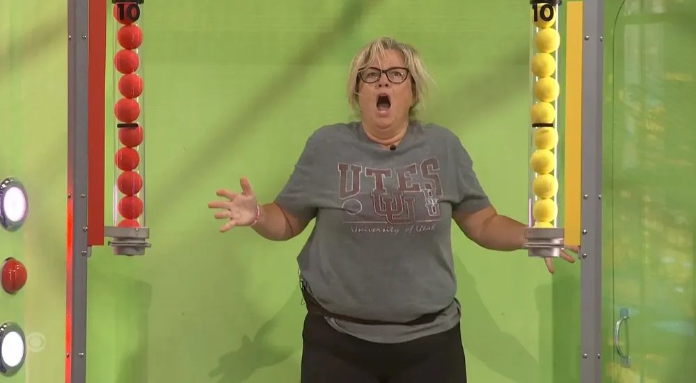 BBLionOteV's tweet photo. thank you for kicking kamu's ass #bb28 https://t.co/VETnOKnL27