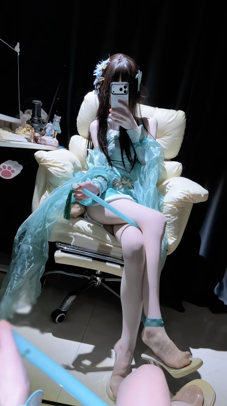 DanielKangu2's tweet photo. 感觉有点危险……  你敢靠近一点看看吗？靠近的话回我  敢

#cos #cosplay #二次元

#陪聊 https://t.co/G8mTOA4LyG