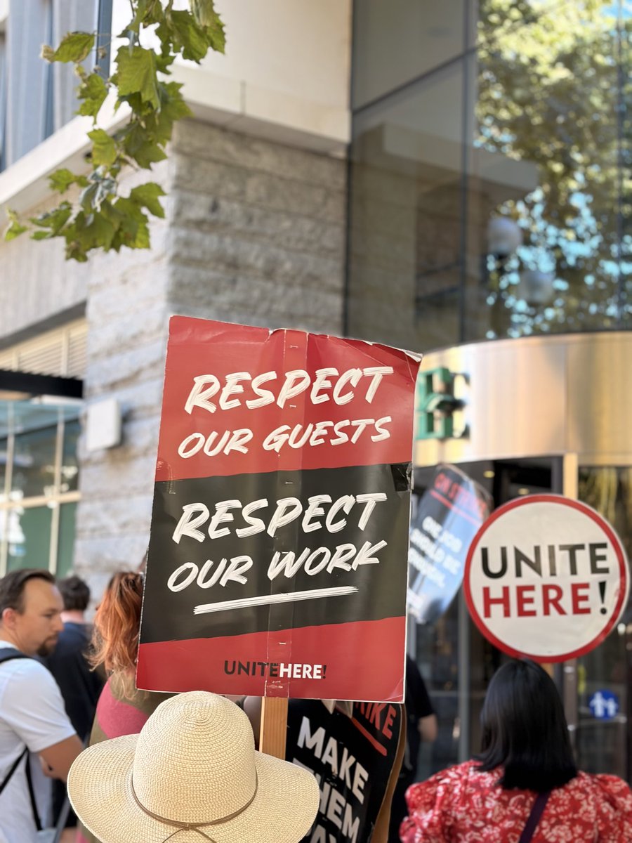WAAFLCIO's tweet photo. TWO MONTHS on strike and our @UniteHereLocal8 siblings aren’t taking their foot off the gas 🔥🔥 Washington’s labor movement stands with them as they fight for the contract they deserve. https://t.co/g7NwkPgxdo